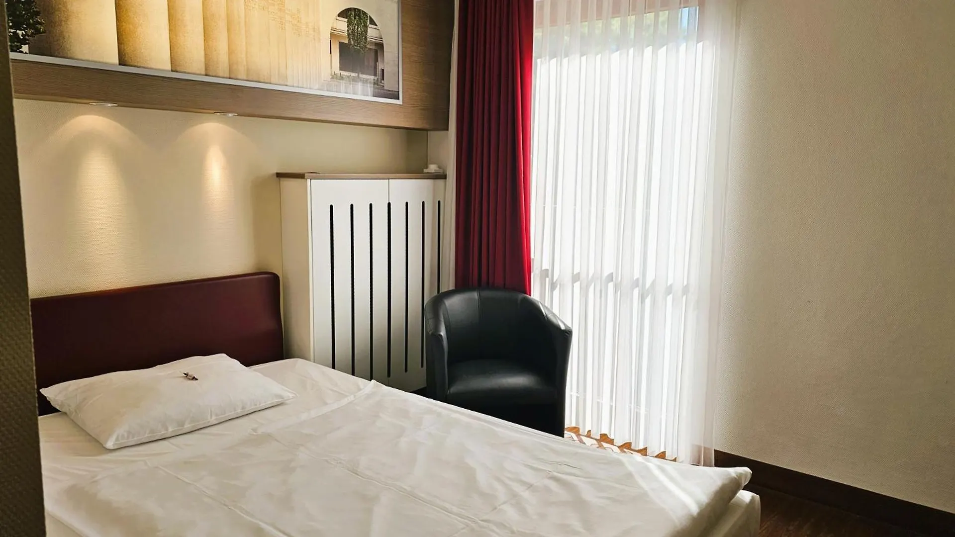 Arvena Park Hotel Nuremberg 4*,